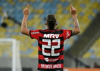 Do San Lorenzo ao Botafogo: Savio dribla desconfiança com golaço após 430 dias