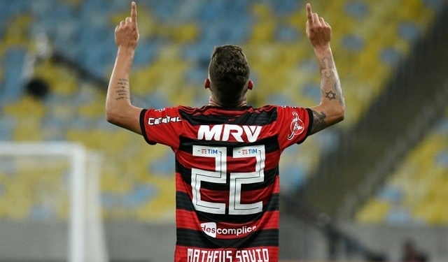 Do San Lorenzo ao Botafogo: Savio dribla desconfiança com golaço após 430 dias