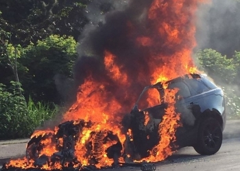 Carro de Paquetá pega fogo, explode, mas jogador passa bem: "Apenas um susto"