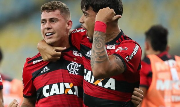 Zinho exalta Sávio em vitória do Fla: "Era carta fora do baralho e resolveu"