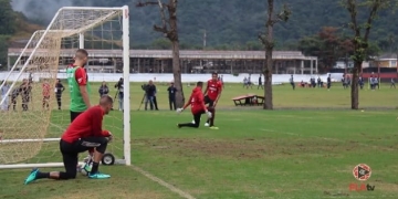 Flamengo treina em dois períodos no Ninho