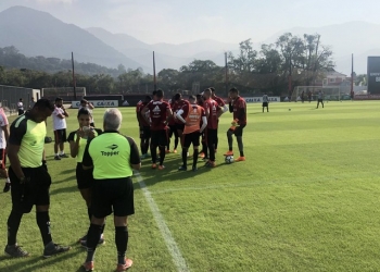 Com dois de Marlos, Fla vence jogo-treino contra o Nova Iguaçu; Guerrero entra