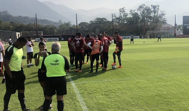 Com dois de Marlos, Fla vence jogo-treino contra o Nova Iguaçu; Guerrero entra