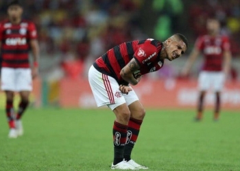 Análise: Desconectado, Guerrero não ajuda e agora atrapalha o Flamengo