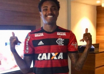 Fla anuncia Vitinho e corre para tê-lo já contra o Grêmio na Copa do Brasil