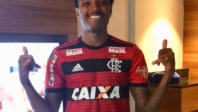 Fla anuncia Vitinho e corre para tê-lo já contra o Grêmio na Copa do Brasil