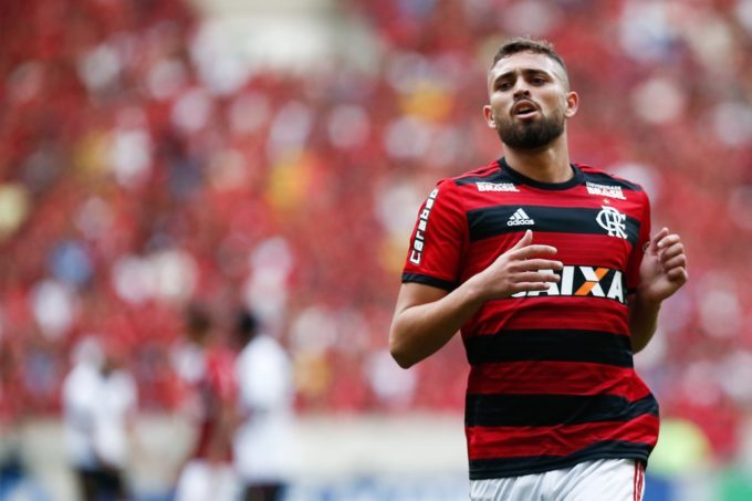 Léo Duarte é um dos jogadores mais exigidos em jogos do Flamengo: corre, em média, 10 km por partida (Foto: Staff Images/Flamengo)