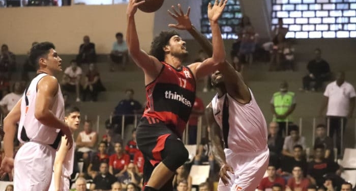 Com show de Balbi, Flamengo vence o Vasco pelo Estadual 2018