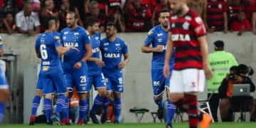 Derrota expõe dificuldade do Fla em 'mudar a cara' do jogo após sair atrás