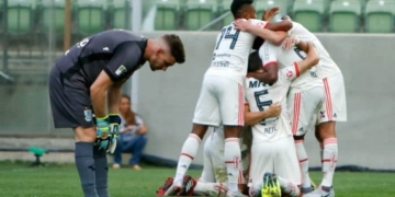 Postura e substituições: o que o Fla leva do empate amargo em Minas