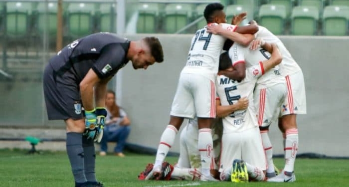 Postura e substituições: o que o Fla leva do empate amargo em Minas