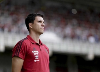 Barbieri explica recuo após perder Cuéllar por expulsão: "Tínhamos que nos precaver"