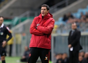 Barbieri vê ''jogo feio'' e lamenta atuação ruim do Fla: ''Dois gols em erros nossos''