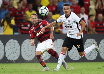 Destaque do jogo, Everton Ribeiro elogia comprometimento tático do time em campo
