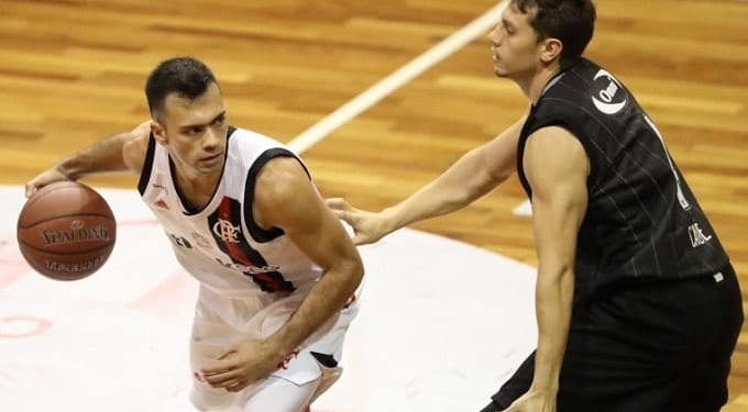 Em jogo emocionante, Flamengo vence Botafogo e segue líder no estadual de basquete