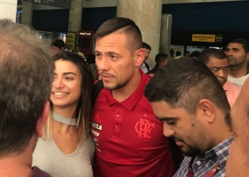 Festejado na chegada ao Rio, Diego Alves vira chave para Brasileiro e Copa do Brasil: "Aprender na derrota"