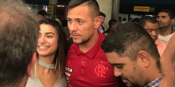 Festejado na chegada ao Rio, Diego Alves vira chave para Brasileiro e Copa do Brasil: "Aprender na derrota"