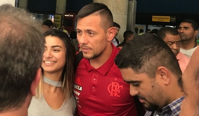 Festejado na chegada ao Rio, Diego Alves vira chave para Brasileiro e Copa do Brasil: "Aprender na derrota"