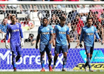 Fla volta a sofrer 3 gols e deixa de ser 2ª defesa menos vazada do BR