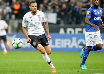 Jonathas admite obrigação de vencer o Flamengo: “Se não ganharmos, estamos f...”