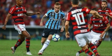 Reinventado, Fla abre mão da bola, se veste de copeiro e despacha "Rei de Copas"
