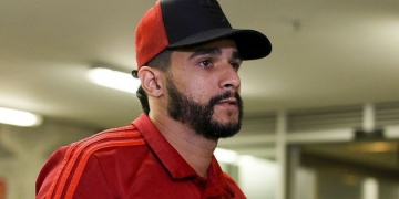 Salário de R$ 4,6 mi ao ano e mais: Henrique Dourado tem oferta da Turquia para deixar o Flamengo