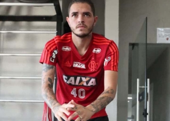 Thiago Santos é 'preparado' pela comissão técnica do Flamengo para voltar aos gramados