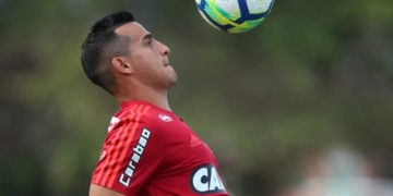 Trauco autoriza agentes a negociarem com o Fenerbahçe