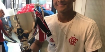 Virou rotina! Jovem da base do Flamengo repete a dose e marca mais um golaço de antes do meio de campo