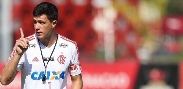 Barbieri ressalta fator casa contra Grêmio e tem mistério no ataque do Fla