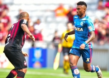 Atlético-PR atropela e impede Flamengo de retomar a liderança do Brasileiro