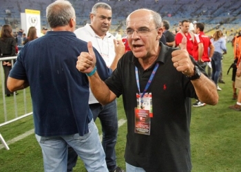 Bandeira cita “vitorioso” Renato, mas elogia Barbieri: “Estamos muito satisfeitos”