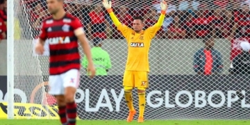 Flamengo viaja para Curitiba com três novos desfalques