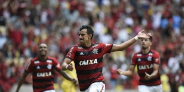 "Não abaixei a guarda", diz Dourado após fim de jejum no Flamengo