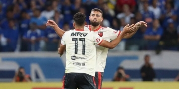 ‘Vamos buscar o Brasileiro e a Copa do Brasil’, diz Léo Duarte após queda do Flamengo na Libertadores