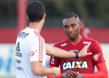 Com Vitinho, Fla encara o Cruzeiro com força máxima no Maracanã