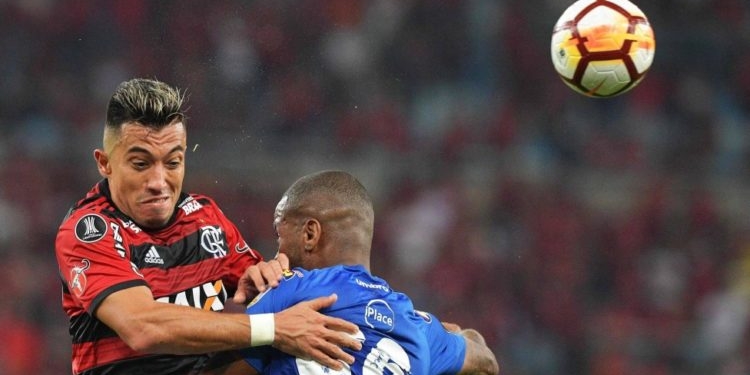 Com 32 finalizações e só um gol em três jogos, Flamengo sofre com a falta de pontaria