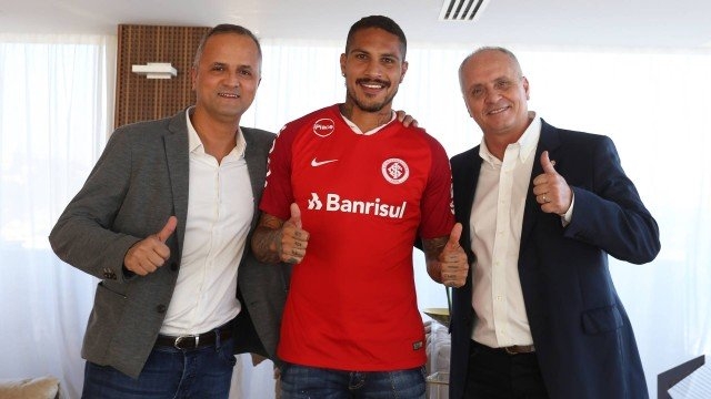 Ex-Flamengo, atacante Guerrero fecha com Internacional