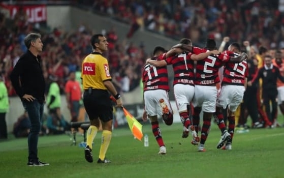 No embalo da Nação! Flamengo supera o Grêmio no Maraca e é semifinalista da Copa do Brasil
