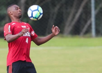 Barbieri poupar alguns titulares e estuda iniciar com Vitinho na equipe titular do Fla