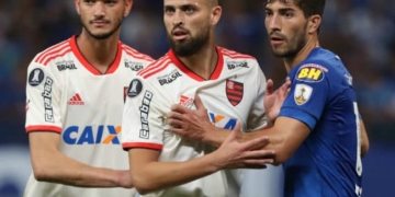 Flamengo vence no Mineirão, mas Cruzeiro avança às quartas da Libertadores