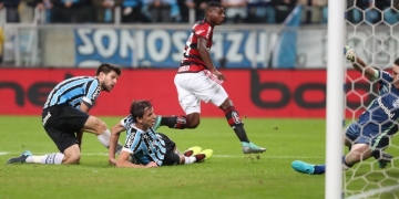 Uribe e Lincoln disputam vaga perto do fim da era Guerrero no Fla; Dourado corre por fora