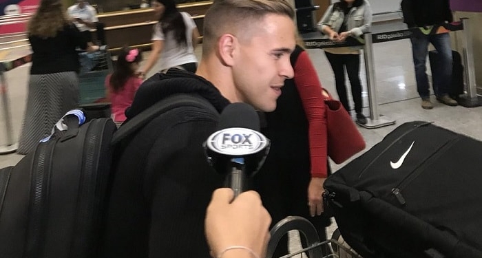 Piris chega ao Rio para assinar com o Flamengo: "Muito feliz"
