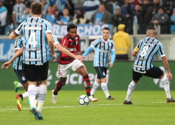 Vitinho, Uribe, Matheus Savio e Piris: Flamengo entrega nova lista da Libertadores nesta sexta