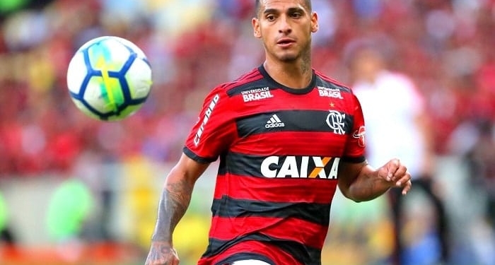 Trauco é convocado para amistosos pela seleção do Peru