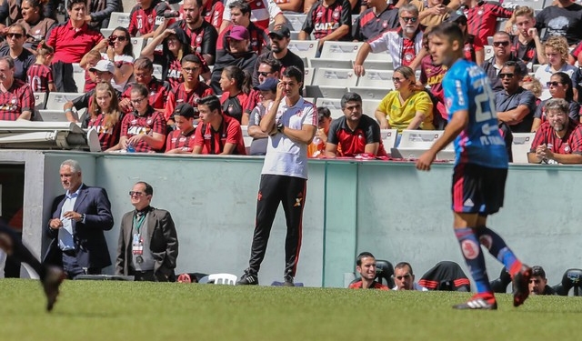Barbieri cita início de jogo "desastroso" para explicar derrota na Arena