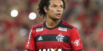 Em busca de "reforços caseiros", Santos tenta Arão do Fla