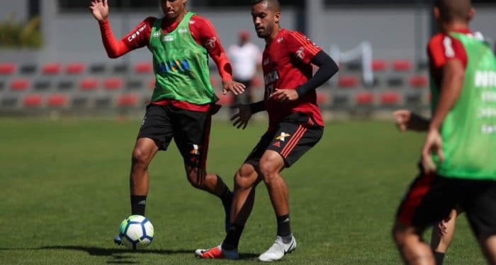 Desfalques no Fla ressuscitam contestados como Rômulo, mas a fila é grande