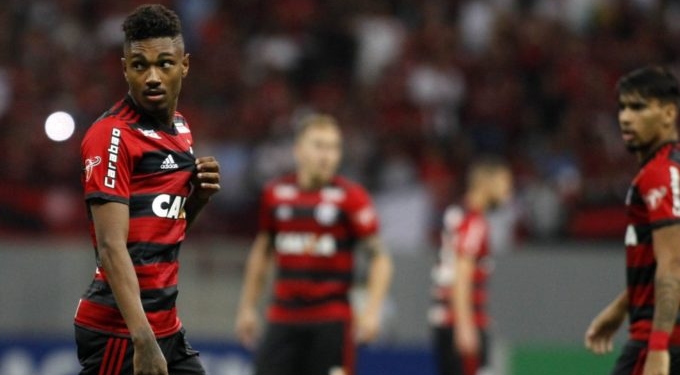 Flamengo investe em maior força e potência de Vitinho em mini pré-temporada particular