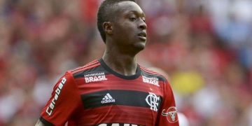 Flamengo atualiza situação médica do atacante Marlos Moreno